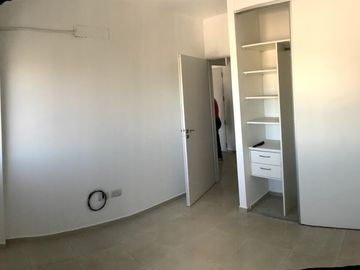 VENTA DEPARTAMENTO 2 AMB  A ESTRENAR CON BALCON Y COCHERA BANFIELD