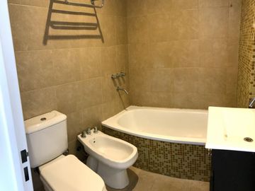 VENTA DEPARTAMENTO 2 AMB  A ESTRENAR CON BALCON Y COCHERA BANFIELD