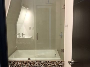 CASA EN VENTA EN CUMBRES DEL LAGO CON ROOF GARDEN