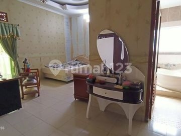 Rumah 2 Lantai Klasik Terawat Pucangsawit Jebres