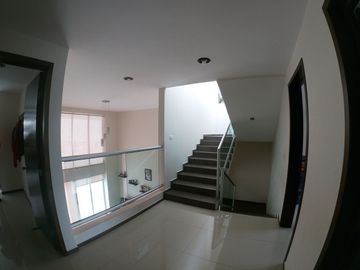 HERMOSA CASA EN VENTA EN FRACCIONAMIENTO PEÑÓN DE LAS CUMBRES!