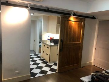 Rush Condominium for Sale 2 Bedrooms: 2BR Flat Condo for Sale in Edades Tower and Garden Villas Rockwell Center Makati
