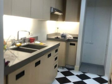 Rush Condominium for Sale 2 Bedrooms: 2BR Flat Condo for Sale in Edades Tower and Garden Villas Rockwell Center Makati
