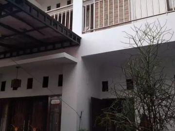 Rumah second 1,35m di perumahan maharaja pancoran mas
