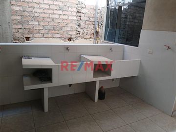 Amplio departamento con una excelente ubicación, a una cuadra de la Vía e Evitamiento Sur, cercanía a Centros COmerciales, Hospital, Clínica, Empresas