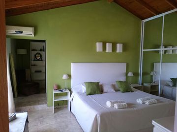 IMPORTANTE PROPIEDAD EN VENTA EN BARRIO PRIVADO CAUSANA
