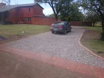 IMPORTANTE PROPIEDAD EN VENTA EN BARRIO PRIVADO CAUSANA