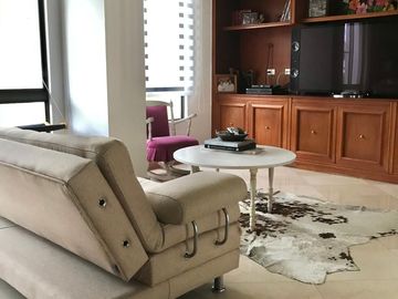 apartamento en venta en cristales. Cod V11334