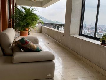 apartamento en venta en cristales. Cod V11334