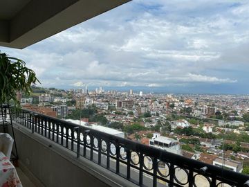 apartamento en venta en cristales. Cod V11334
