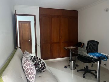 apartamento en venta en ciudad jardín. Cod V107991