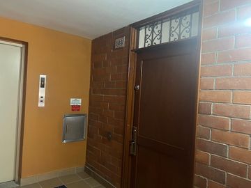 apartamento en venta en ciudad jardín. Cod V107991