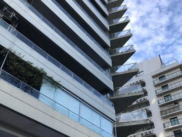Espectacular Departamento de 4 amb con dependencia con dos cocheras - TORRE MAYOR - Olivos