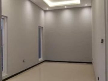 Rumah Sutorejo Utara BARU GRESS hadap selatan