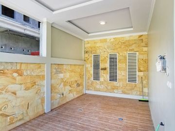 RUMAH MODERN DESAIN ELEGANT DEKAT KAMPUS UII TERPADU