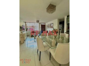 Muy lindo departamento en San Juan de Miraflores (  1 cuadra de panamericana ), cada rincón esta pensado para brindarte confort y funcionalidad. 
Sal