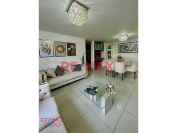Muy lindo departamento en San Juan de Miraflores (  1 cuadra de panamericana ), cada rincón esta pensado para brindarte confort y funcionalidad. 
Sal