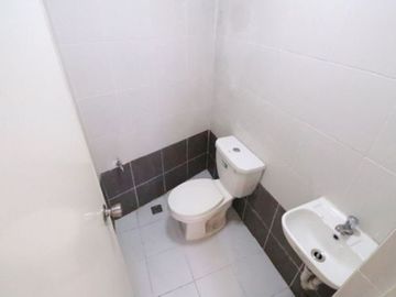 Classic House and Lot for Sale in Cubao Near EDSA PH768