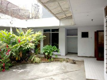 Rumah Bagus Luas di Tidar kota Malang _ 588.18