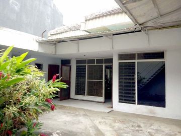 Rumah Bagus Luas di Tidar kota Malang _ 588.18