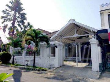 Rumah Bagus Luas di Tidar kota Malang _ 588.18