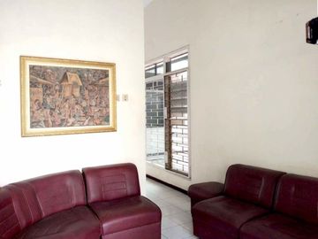 Rumah Bagus Luas di Tidar kota Malang _ 588.18