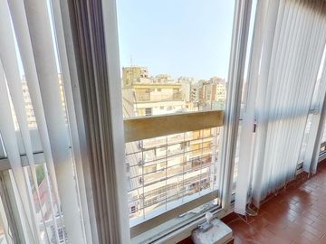 Departamento  3 Amb - 95 m2 - Cochera Fija - Balcón Terraza c /Parrilla - Muy Luminoso
