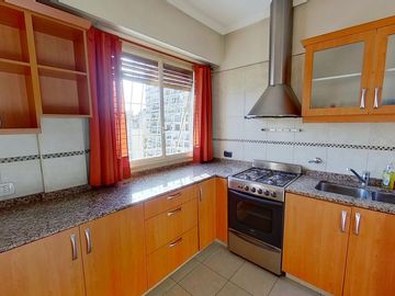Departamento  3 Amb - 95 m2 - Cochera Fija - Balcón Terraza c /Parrilla - Muy Luminoso