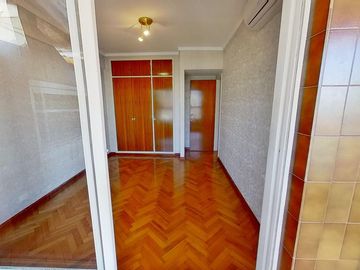 Departamento  3 Amb - 95 m2 - Cochera Fija - Balcón Terraza c /Parrilla - Muy Luminoso