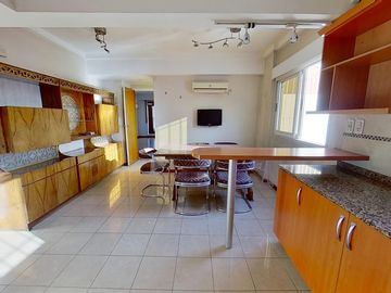 Departamento  3 Amb - 95 m2 - Cochera Fija - Balcón Terraza c /Parrilla - Muy Luminoso