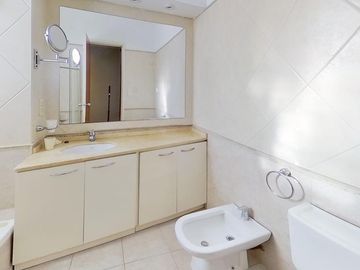 Departamento  3 Amb - 95 m2 - Cochera Fija - Balcón Terraza c /Parrilla - Muy Luminoso