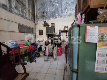 Rumah 2 Lantai Dalam Komplek di Cirendeu