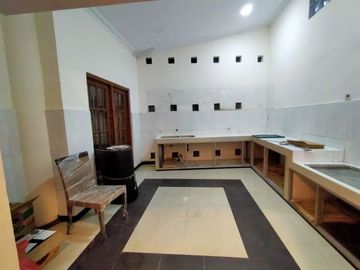 RUMAH MEWAH DALAM PERUAMHAN DI MLATI, SLEMAN