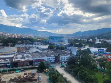 apartamento en venta en el poblado. Cod V12441