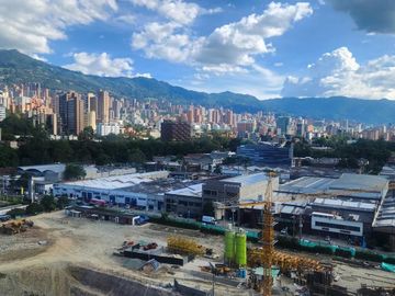 apartamento en venta en el poblado. Cod V12441