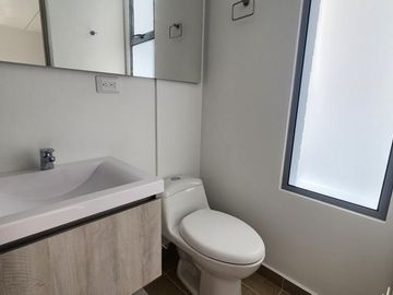 apartamento en venta en el poblado. Cod V12441