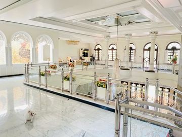 PREMIUM MEWAH Rumah Raya Dharmahusada Indah - Surabaya Timur Siapa Cpt