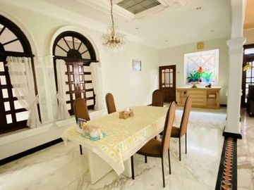 PREMIUM MEWAH Rumah Raya Dharmahusada Indah - Surabaya Timur Siapa Cpt