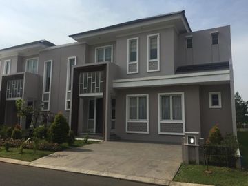 Dijua Rumah Modern Siap Huni dan Strategis di Suvarna Sutera