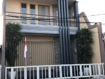 Ruko Baru Gress di Raya Manukan Tengah, Baru Gress, Hadap barat