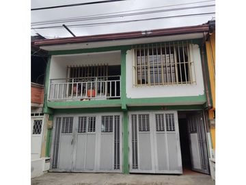SE VENDE CASA BIFAMILIAR EN SANTA ELENA UBICADA CERCA A LA ESMERALDA Y TERMINAL