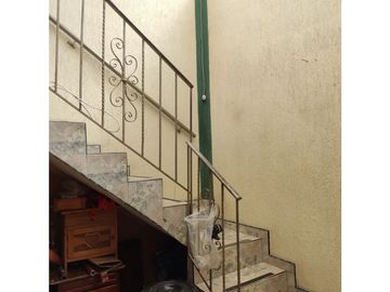 SE VENDE CASA BIFAMILIAR EN SANTA ELENA UBICADA CERCA A LA ESMERALDA Y TERMINAL