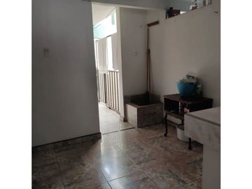 SE VENDE CASA BIFAMILIAR EN SANTA ELENA UBICADA CERCA A LA ESMERALDA Y TERMINAL
