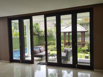 Mewah Strategis Luas Pool Jl Benda Cilandak Timur Harga dibawah pasaran