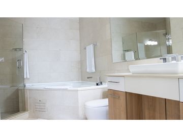 SEA CONFIABLE VENDE PH EN PLAYA BONITA RESIDENCE