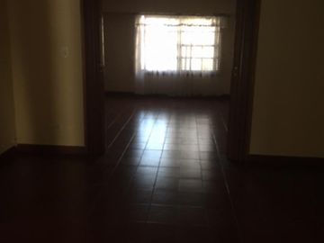 Chalet en zona residencial con pileta!!