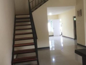 Rumah asri dan nyaman di Perumahan Graha Raya, Graha Bintaro Jaya