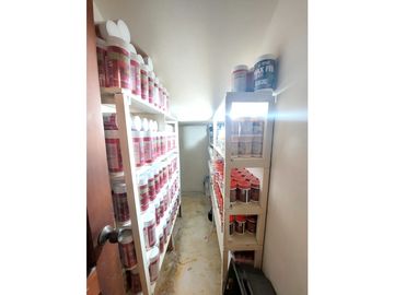 SE VENDE CASA DE DOS PISOS EN LA CASTELLANA EN MONTERA