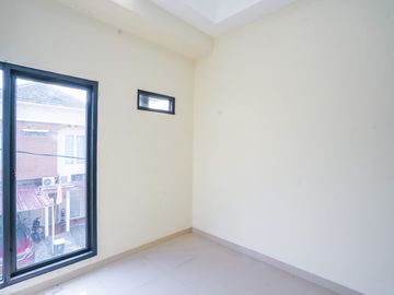 Rumah 10 Menit ke Gerbang Tol Sawangan Siap Huni Dibantu KPR J-42445