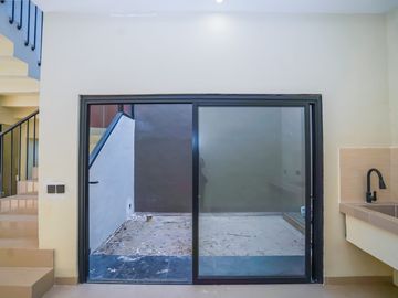 Rumah 10 Menit ke Gerbang Tol Sawangan Siap Huni Dibantu KPR J-42445